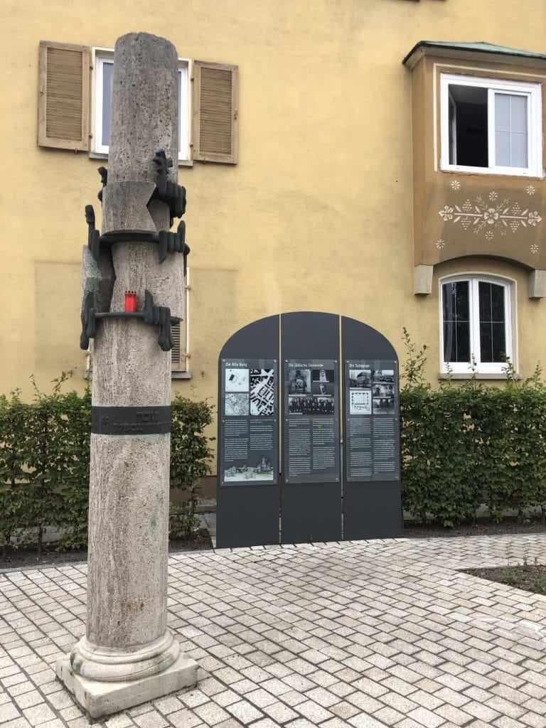 Dürrenberg Denkmal in Heidingsfeld. Gedenkstätte Dürrenberg.