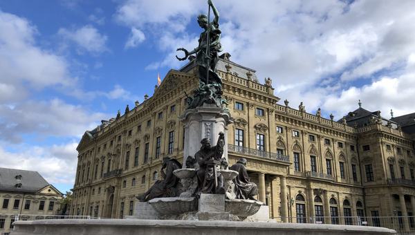Frankonia Brunnen vor der Residenz