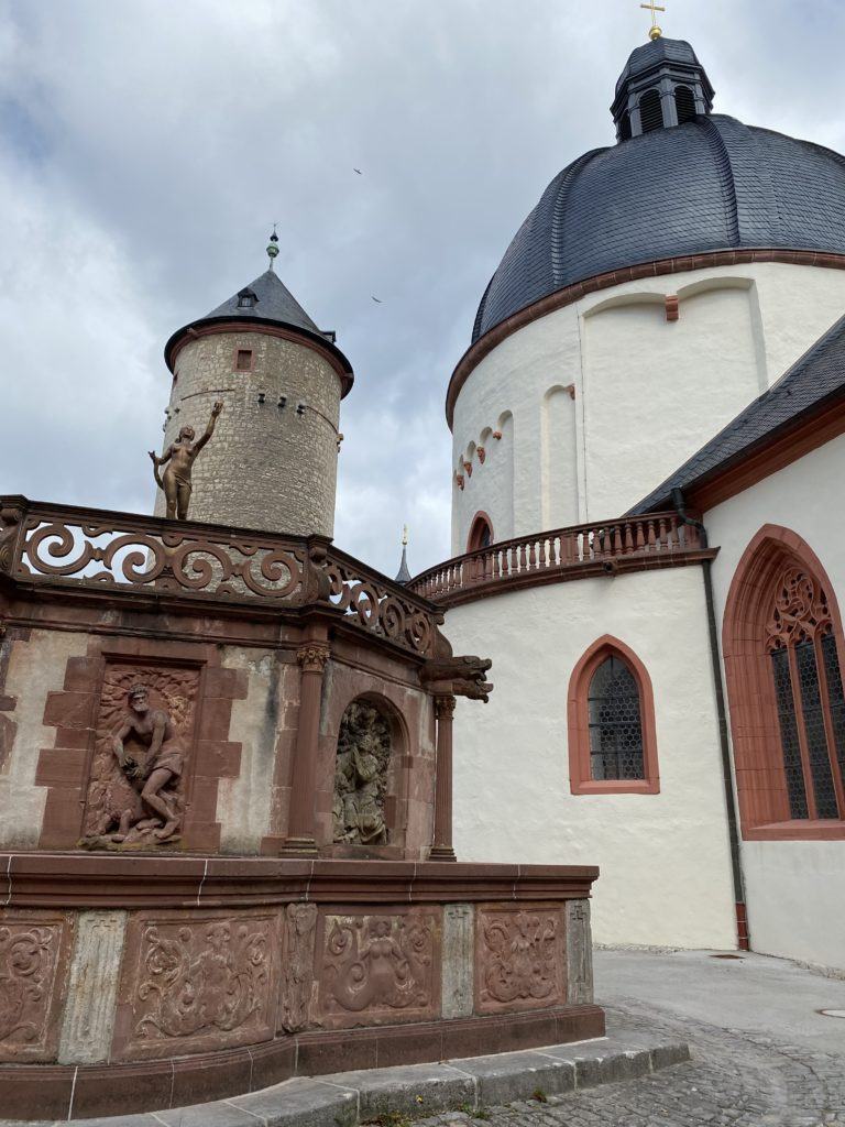 Brunnenhaus im Festungshof