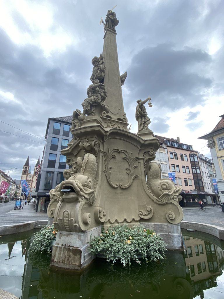 Vierröhrenbrunnen