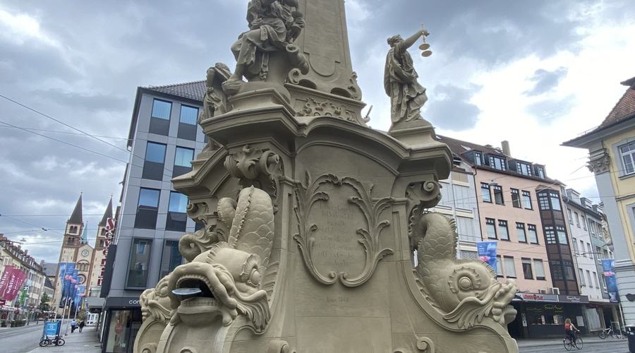 Vierröhrenbrunnen