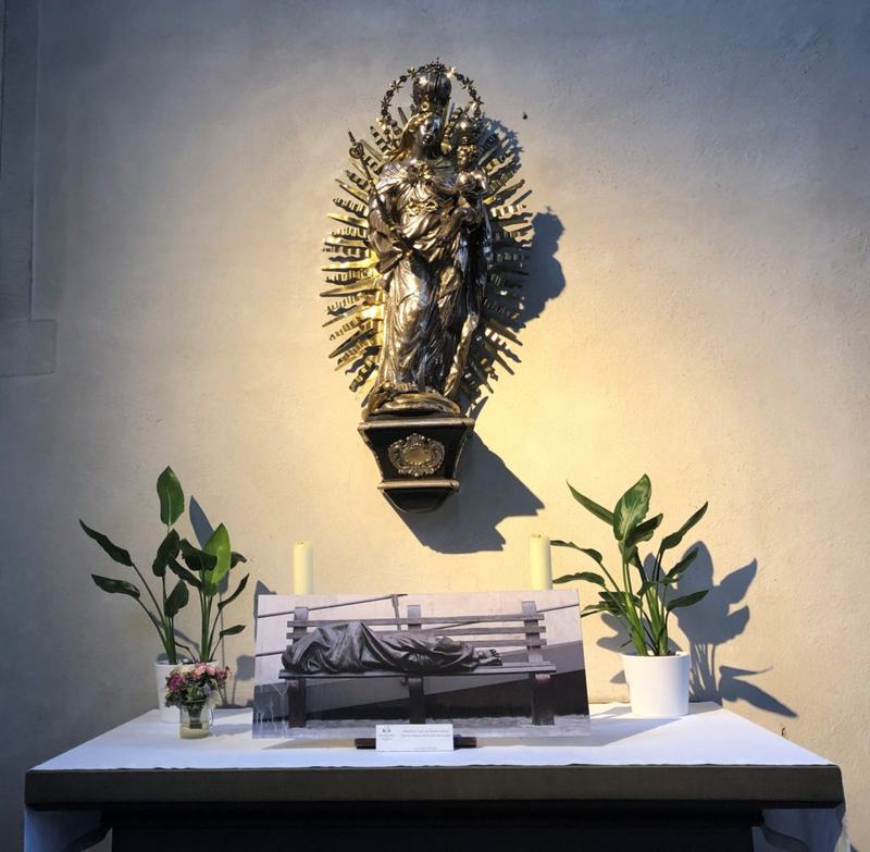 Marienkapelle Gebetstisch mit heilige Maria