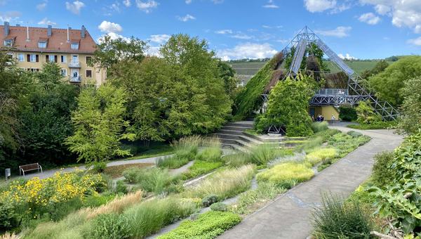 landesgartenschaupark_zellerau_eingangspyramide