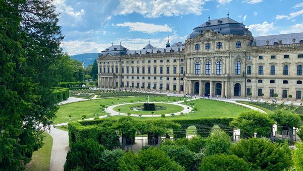 residenz_ostseite_hofgarten