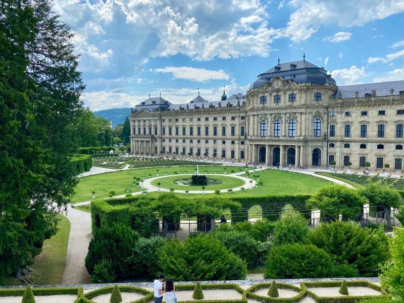 Blick über den Ostgarten und die Residenz.